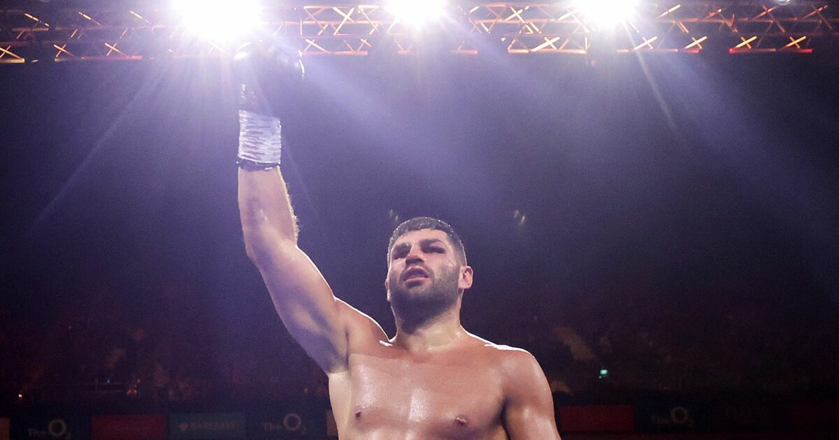 Filip Hrgovic jubelt nach seinem Sieg gegen Moses Itauma.
