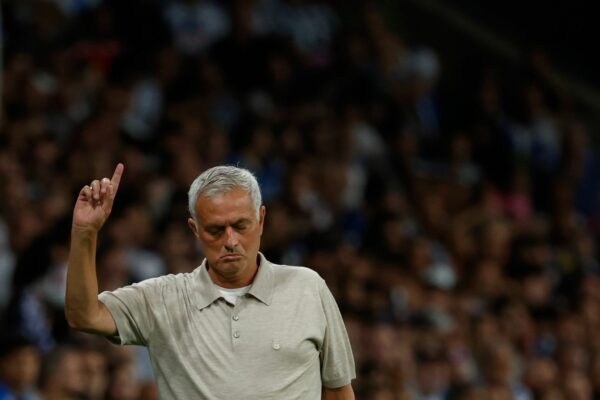 Glückliches Comeback: Real-Trainer José Mourinho darf zum Liga-Auftakt jubeln.