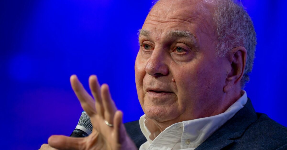 Uli Hoeneß kritisiert Gianni Infantino scharf. (Archivfoto)