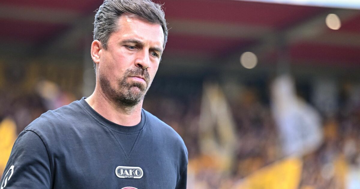 Trainer Thomas Stamm (Dynamo Dresden) reagierte nach dem Heidenheim-Spiel deutlich auf ein Handy-Klingeln.