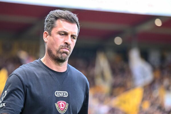 Trainer Thomas Stamm (Dynamo Dresden) reagierte nach dem Heidenheim-Spiel deutlich auf ein Handy-Klingeln.