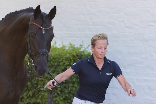 Rekordreiterin Isabell Werth beim VET-Check vor der WM in Aachen.