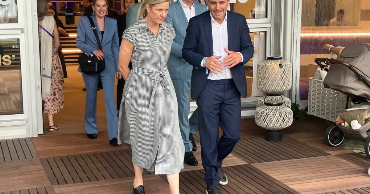IOC-Präsidentin Kirsty Coventry traf in Aachen Vertreter der deutschen Olympia-Bewerber.