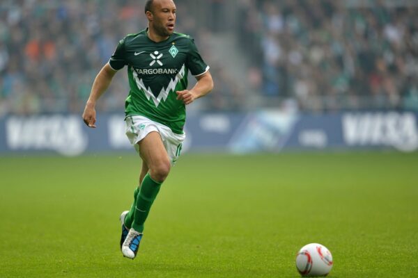 Mikael Silvestre und andere Ex-Fußballstars fordern das Aus für Infantino. (Archivbild)