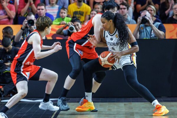Nyara Sabally und die deutschen Basketballerinnen sind bei der WM wieder auf Kurs.