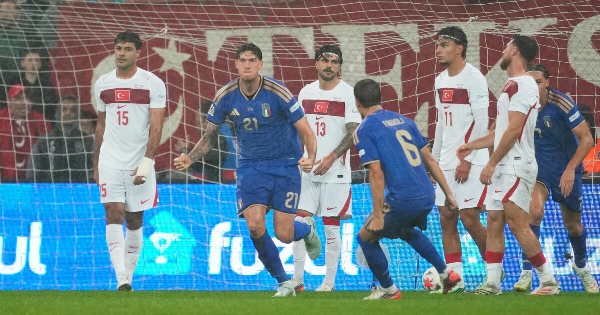 Die Italiener jubeln über ihren ersten Treffer in der Türkei.