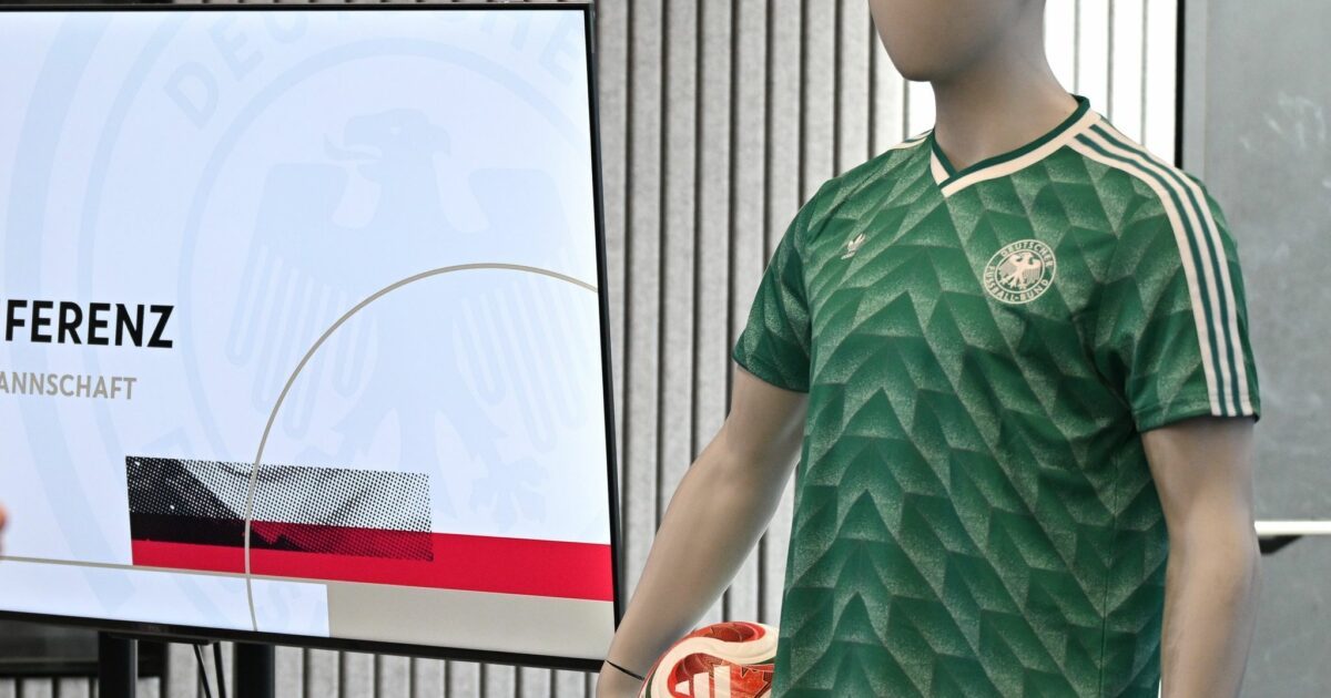 Die DFB-Elf wird in den Niederlanden in einem grünen Retro-Trikot spielen. (Archivbild)