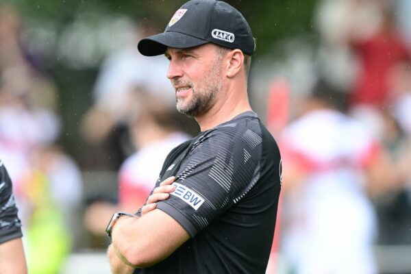 Sebastian Hoeneß tauschte sich zu Beginn der Woche mit Bundestrainer Jürgen Klopp über die Nationalmannschaftsperspektive der Spieler des VfB Stuttgart aus. (Archivbild)