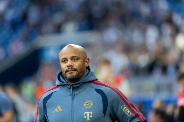 Bayern-Coach Vincent Kompany steht vor seiner ersten Dienstreise nach Elversberg. (Archivbild)