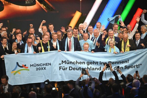 Die bayerische Delegation hat Grund zur Freude.