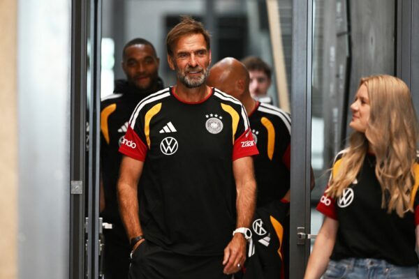 Jürgen Klopp provoziert mit seiner Personalpolitik viele Debatten.