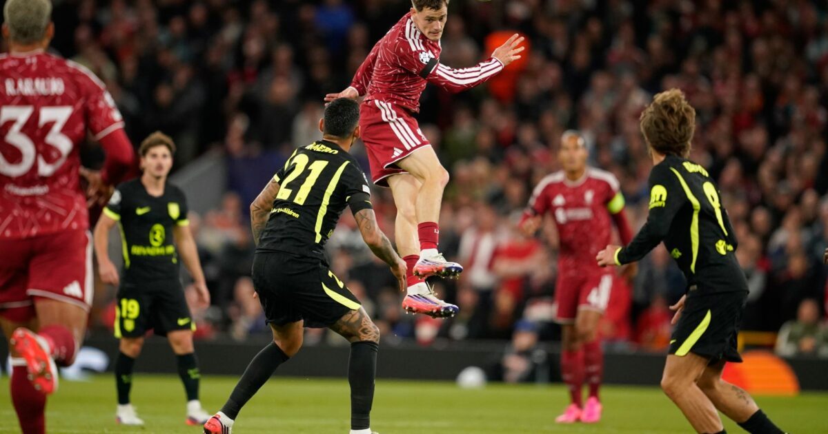 Florian Wirtz (M) gewann mit dem FC Liverpool.
