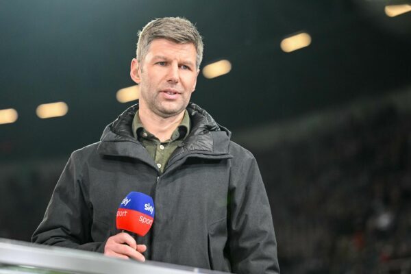 Thomas Hitzlsperger erinnert sich in einem Podcast an eine schwierige Zeit vor seinem Coming-out. (Archivbild)