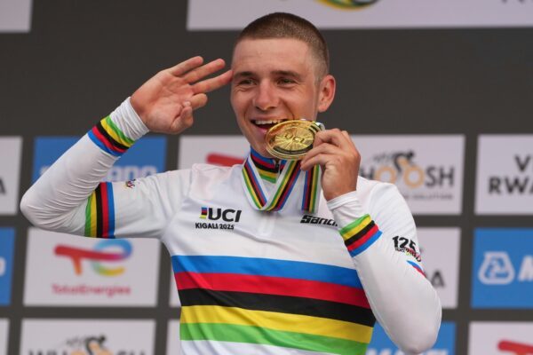 Remco Evenepoel will als erster Mann Doppel-Weltmeister werden. (Archivbild)