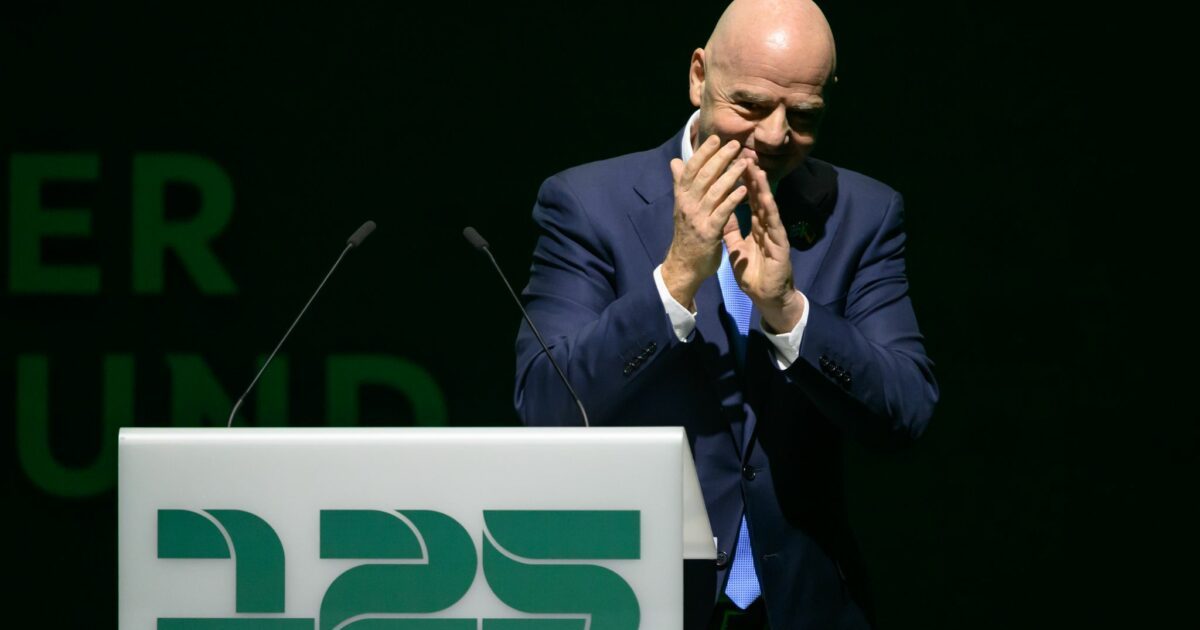 Der Druck auf FIFA-Boss Infantino wird hochgehalten. (Archivbild)