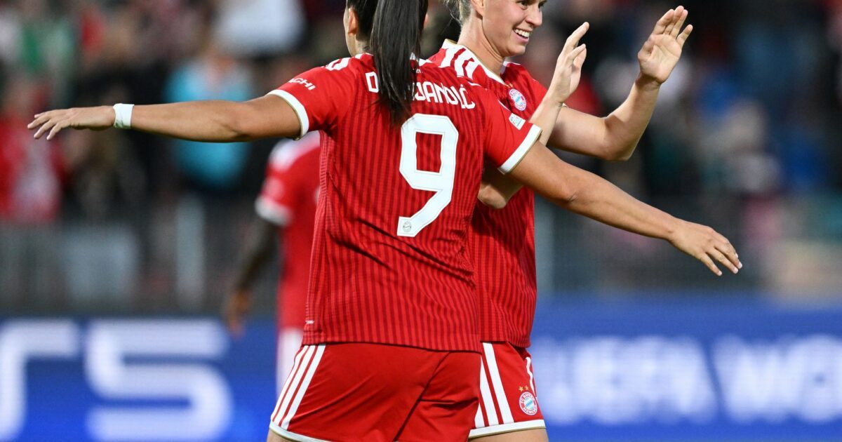 Nationalstürmerin Klara Bühl (r.): Wichtiges 1:0 bei Benfica Lissabon. (Archivbild)