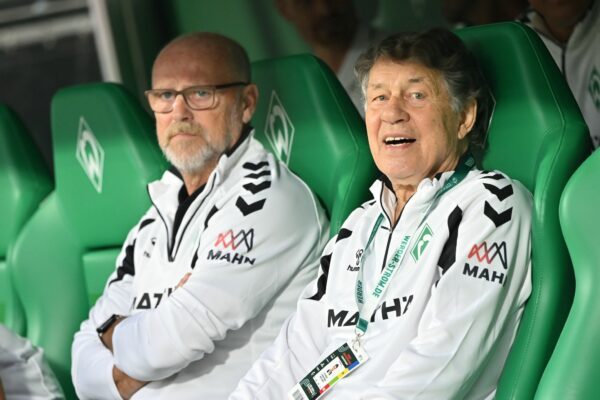 Als Duo auf der Trainerbank: Thomas Schaaf (l) und Otto Rehhagel.