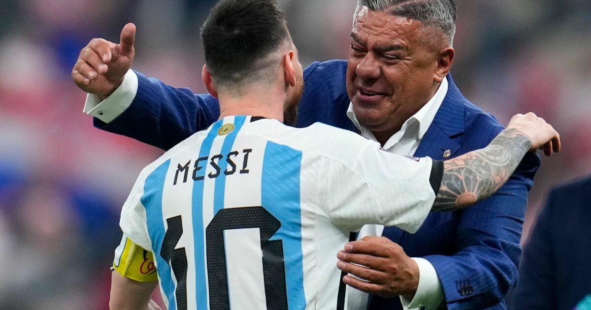 Verbandsboss Claudio Tapia kündigt eine Ehrung für Lionel Messi an. (Archivbild)