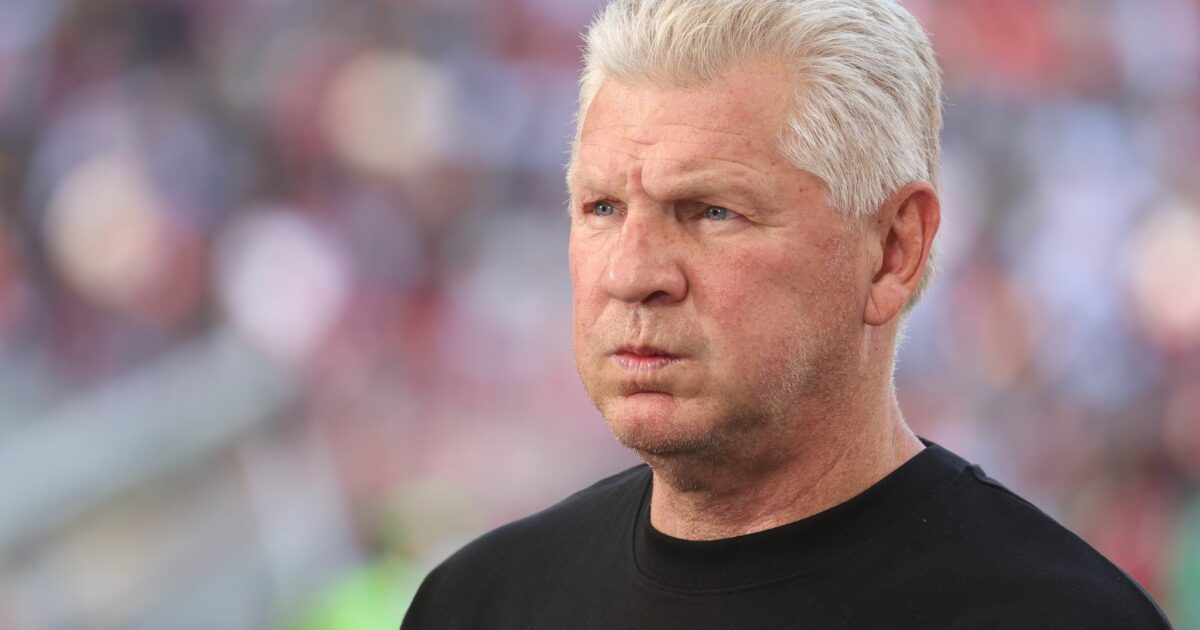 Stefan Effenberg sieht die deutschen Fußballer vor einem langen und steinigen Weg. (Archivbild)