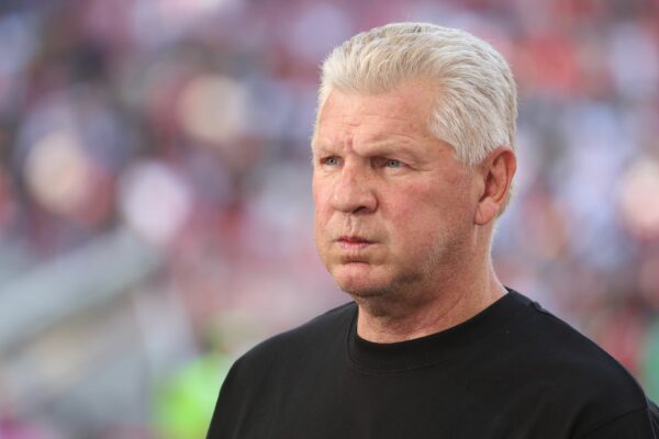 Stefan Effenberg sieht die deutschen Fußballer vor einem langen und steinigen Weg. (Archivbild)