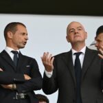 Der Machtkampf der UEFA gegen FIFA-Boss Infantino (r) geht weiter. (Archivbild)