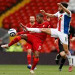 Der frühere Premier-League-Profi Andros Townsend (r) sorgte für Aufsehen. (Archivbild)