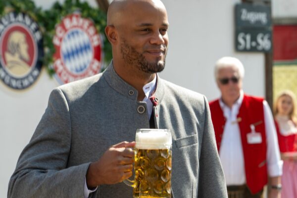 Trainer Vincent Kompany freut sich auf das Oktoberfest. (Archivbild)