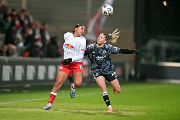 Spielt inzwischen für den FC Arsenal: Lisa Baum (l.) (Archivbild)