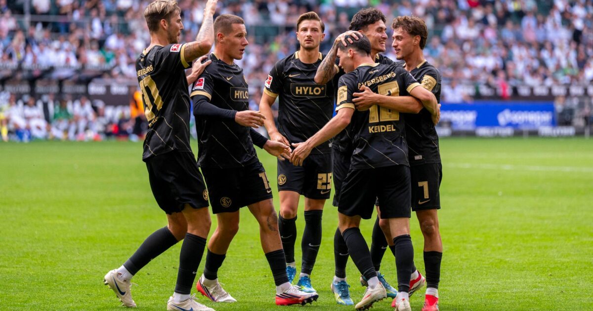 Jubel beim Aufsteiger über den zweiten Sieg im zweiten Bundesligaspiel.