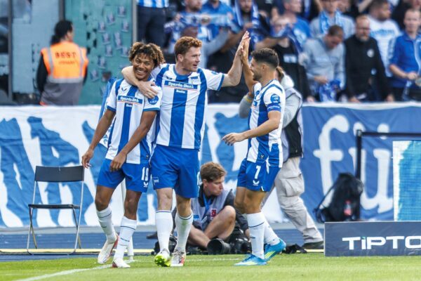 Adewumi (l.) ist für Hertha BSC derzeit Gold wert.