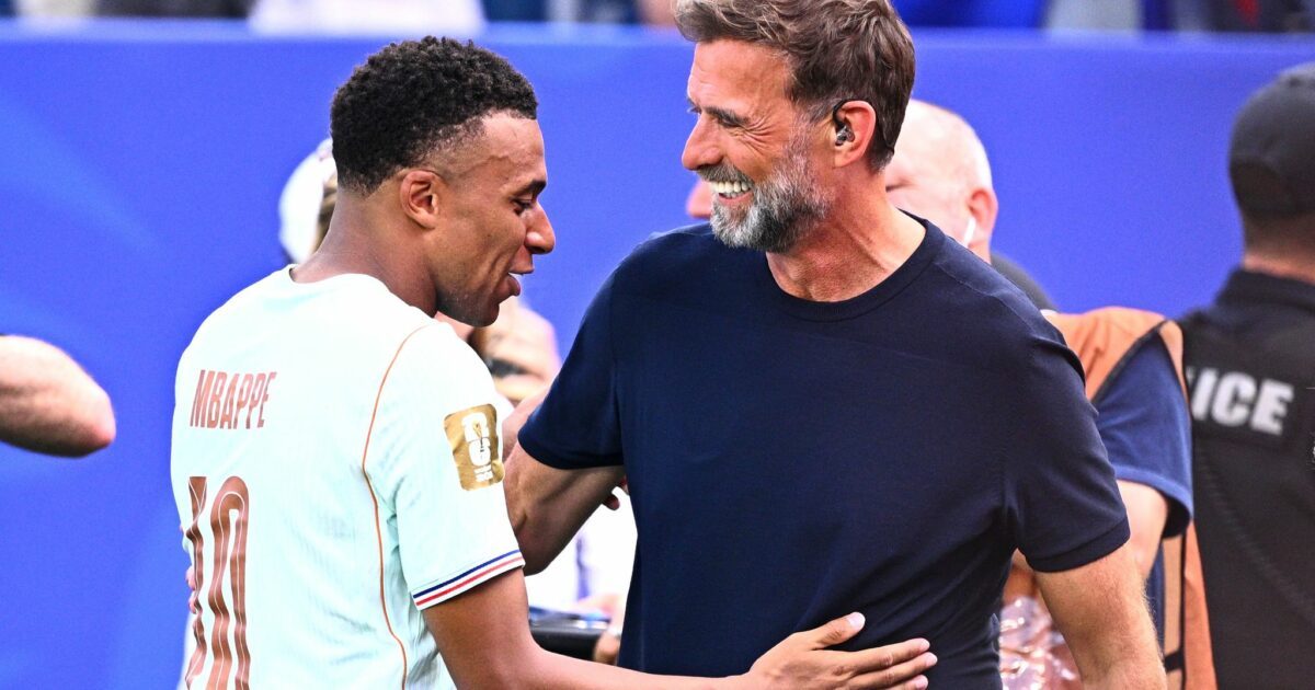 Kylian Mbappé (links) empfindet großen Respekt vor Bundestrainer Jürgen Klopp. (Archiv-Foto)