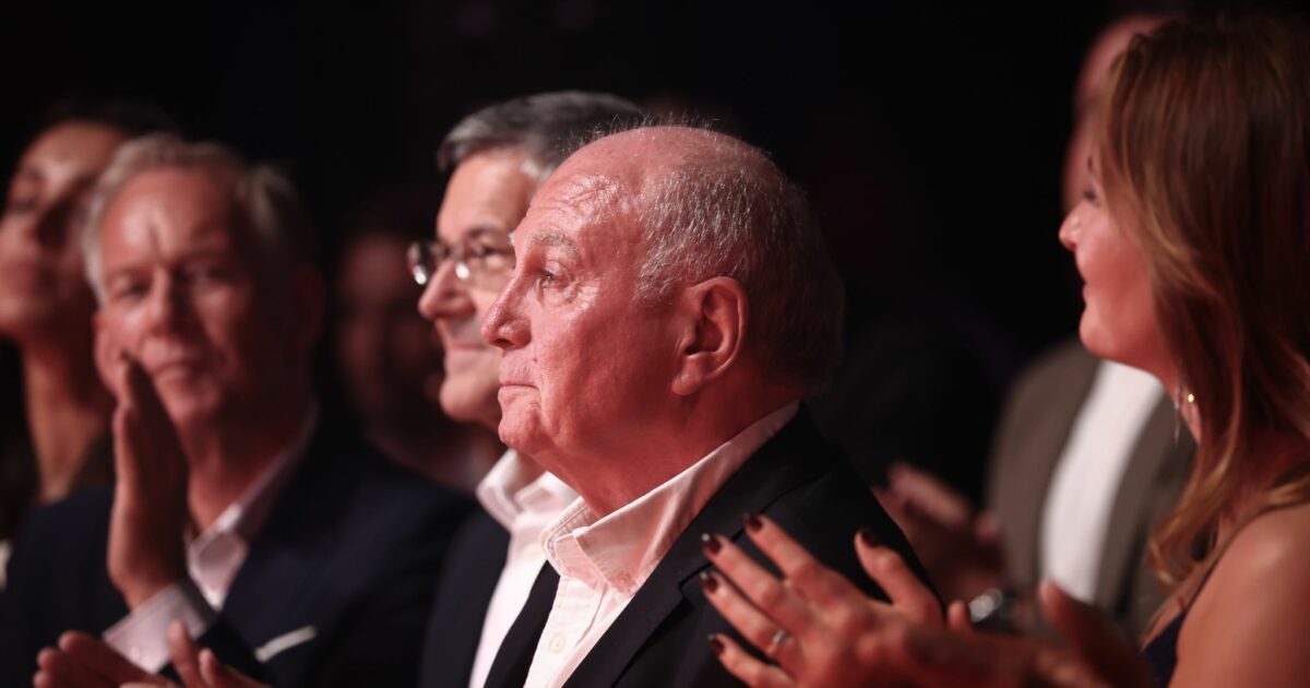 Wurde für sein Lebenswerk geehrt: Uli Hoeneß (M.) beim «Sport Bild Award».