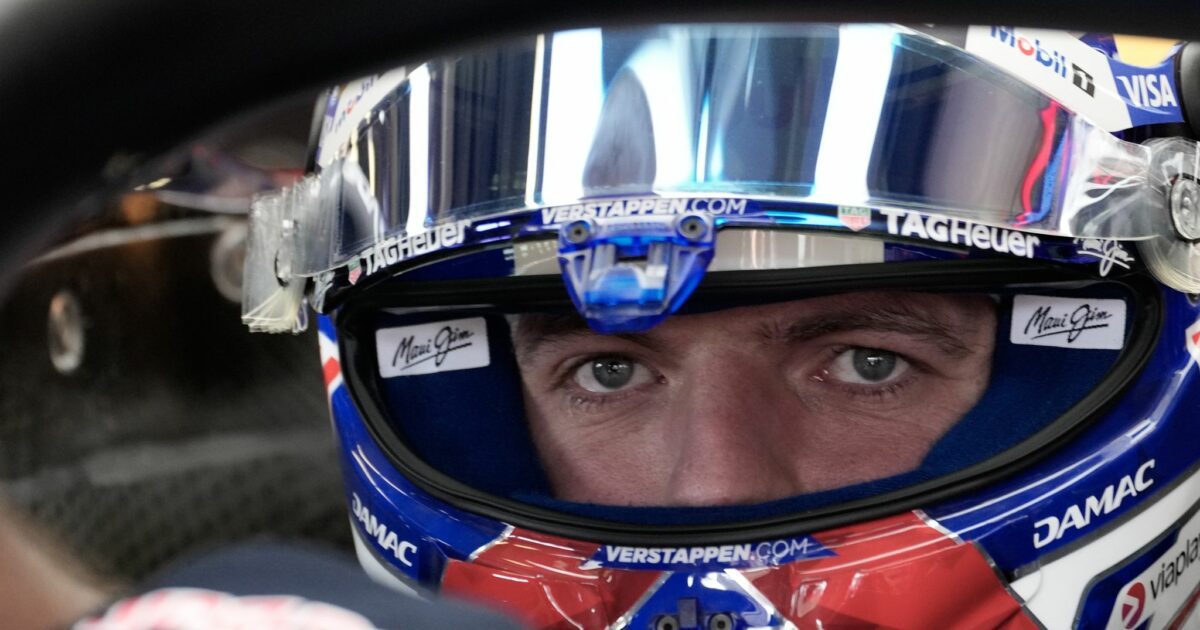 Max Verstappen ärgert sich - und legt dann eine starke Runde in Baku hin.