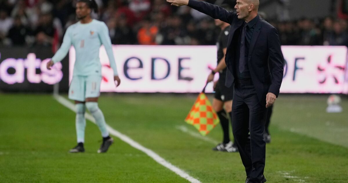 Zinedine Zidane hat sein erstes Spiel als französischer Nationaltrainer gewonnen.