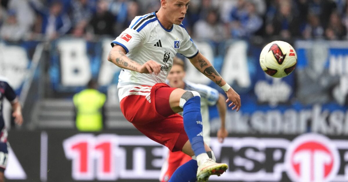 Albert Grönbæk hat sich im Länderspiel für Dänemark am Oberschenkel verletzt. (Archivbild)