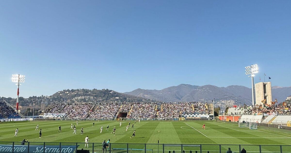 Begrenzter Platz im Stadion von Como. (Archivbild)