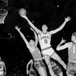 Bob Pettit wurde 1956 als erster Basketball-Profi MVP der NBA.