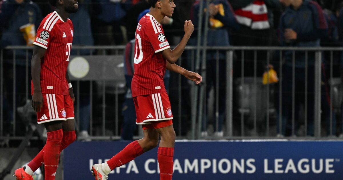 Jawoll! Jamal Musiala ballt nach seinem Tor die Faust.