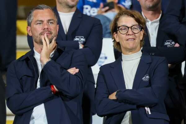 Schäfer (l) sprach dem Trainerteam sein Vertrauen aus.