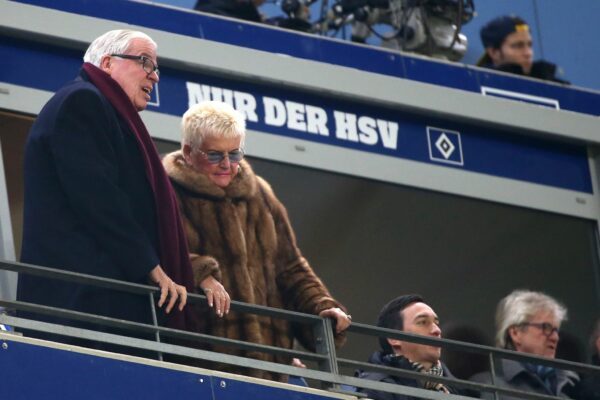 Investor Klaus-Michael Kühne im Stadion des Hamburger SV (Archivbild).