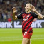Torschützin Laura Freigang und ihr Team dürfen weiter auf der internationalen Bühne spielen.