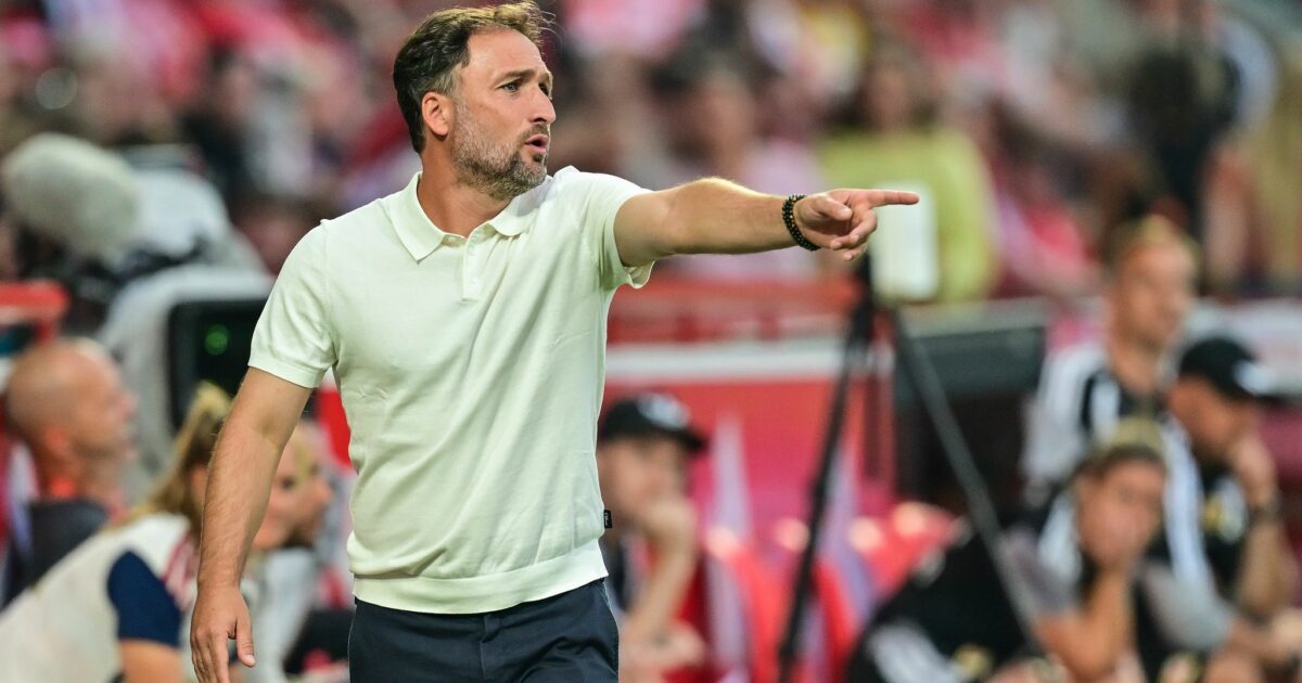 Probleme im Pokal: Trainer José Barcala und die Bayern-Frauen. (Archivbild)