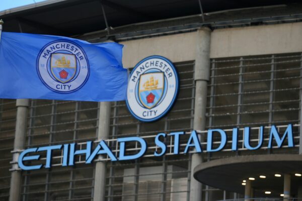 Manchester City ist wegen Verstößen gegen die Finanzregeln der Premier League zwischen den Spielzeiten 2009/10 und 2017/18 für schuldig befunden worden. (Symbolbild)