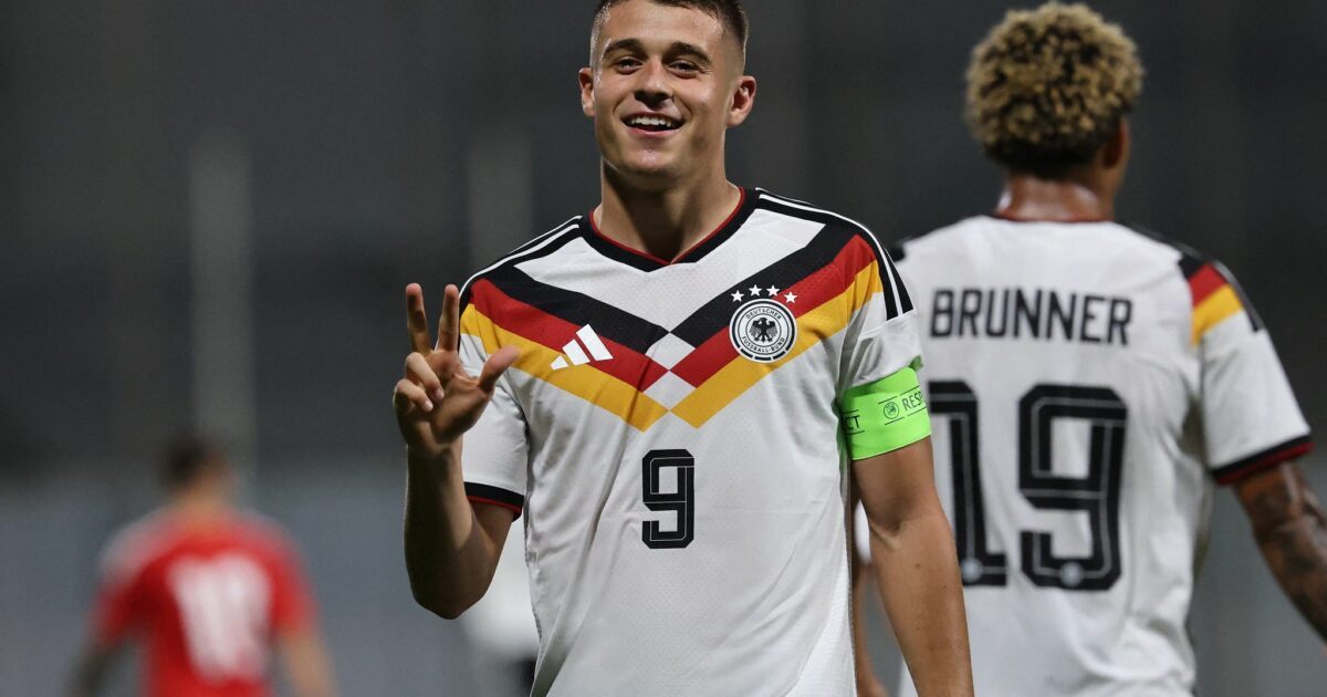 Tresoldi führt die U21 als Kapitän zum Sieg.