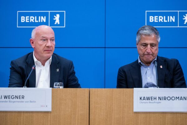 Berlins Regierender Bürgermeister Kai Wegner (l) und der Olympia-Beauftragte Kaweh Niroomand erklärten den Rückzug bei der Olympia-Bewerbung.