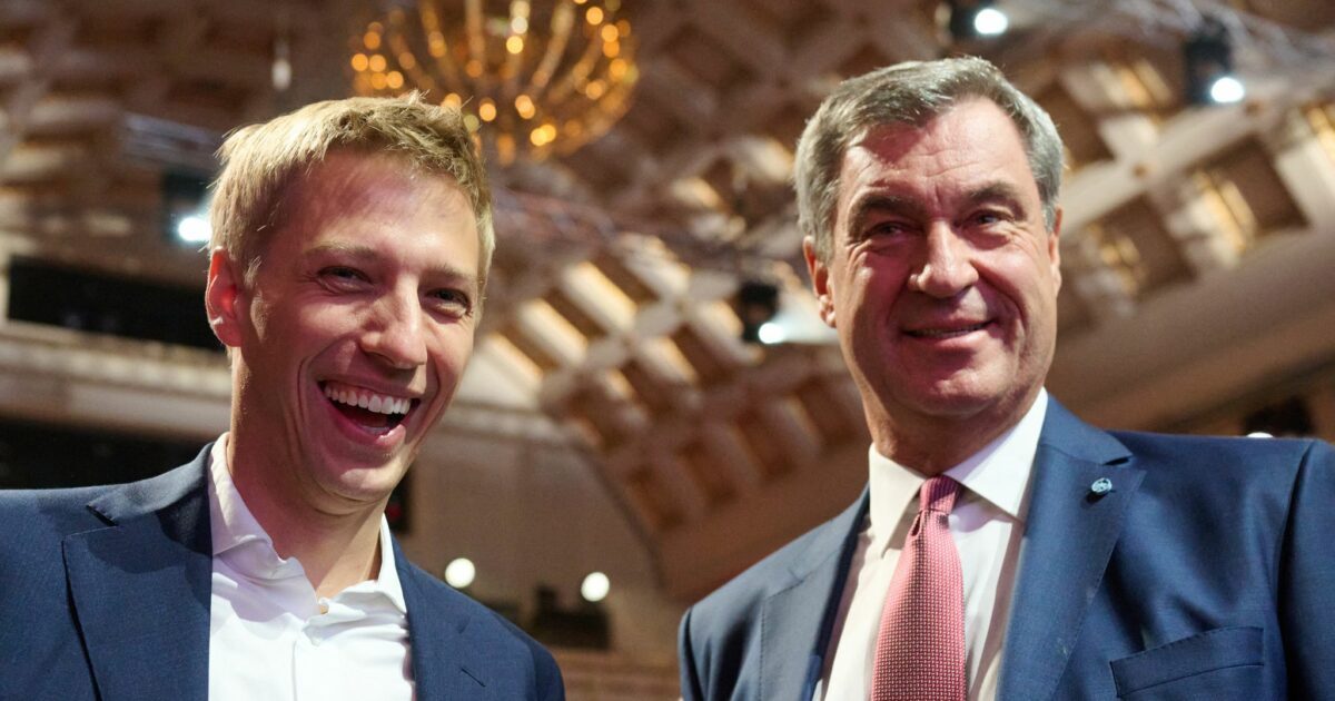 Bayerns Ministerpräsident Markus Söder und Münchens Oberbürgermeister Dominik Krause freuen sich über den Zuschlag für München.