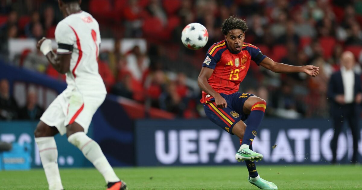 Lamine Yamal (rechts) brachte Spanien gegen England früh in Führung.