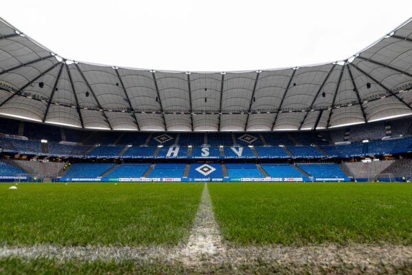 Das Fassungsvermögen des Volksparkstadions soll auf mehr als 60.000 Plätze wachsen. (Archivbild)