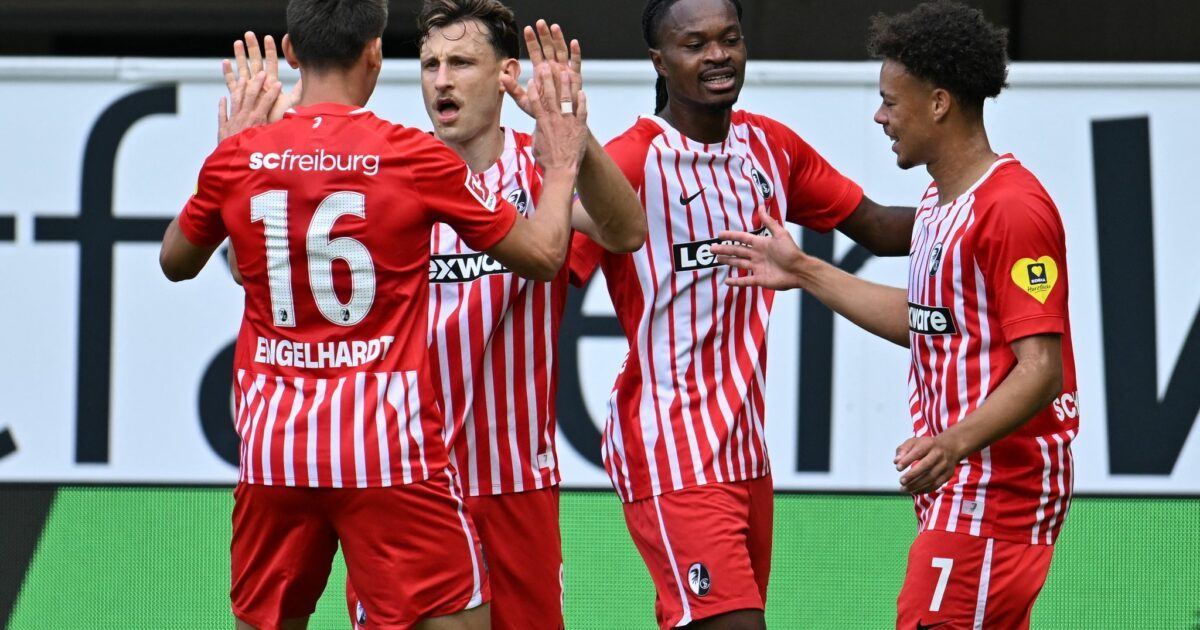 Freiburger Jubel in Paderborn. Maximilian Eggestein (2.v.l.) traf zum 1:0.