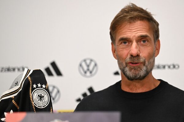 Jürgen Klopp gefällt das neue DFB-Trikot.